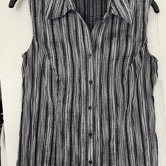 Sleeveless Tribal top - size 6 - black and silver - Picture 1 of 5